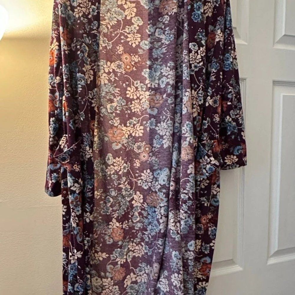 Lularoe purple floral Sarah Duster Size Large